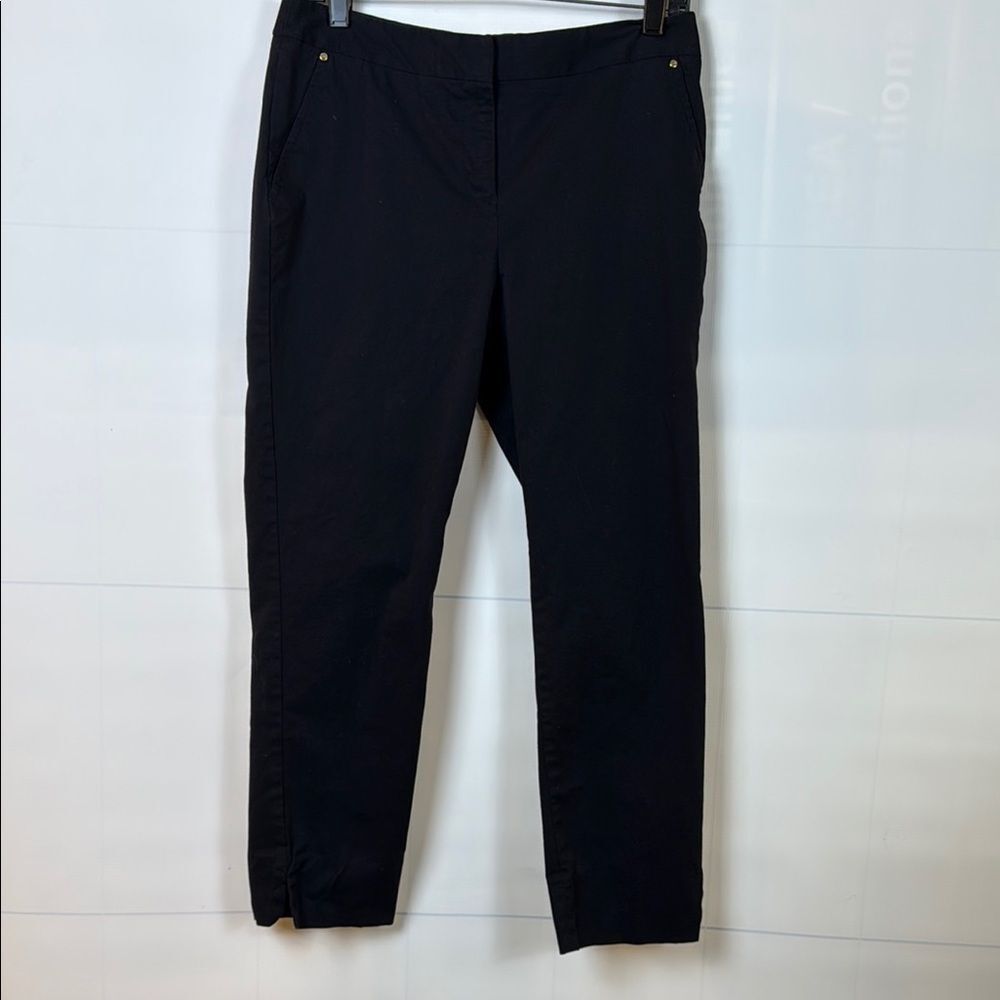 Dana Buchman black capris, Size 6